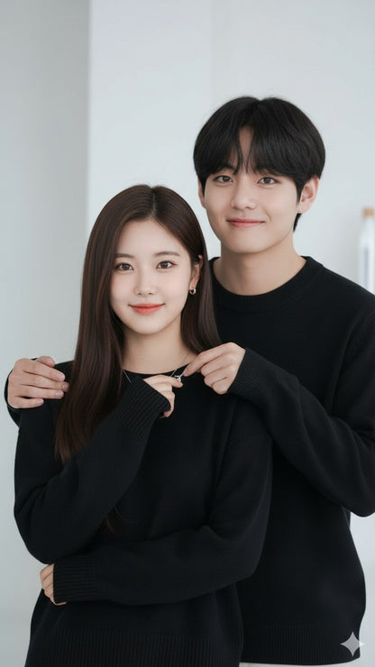 Plain Black Matching Couple Hoodies – Minimalist matching black hoodies ideal for everyday wear or couple photos.