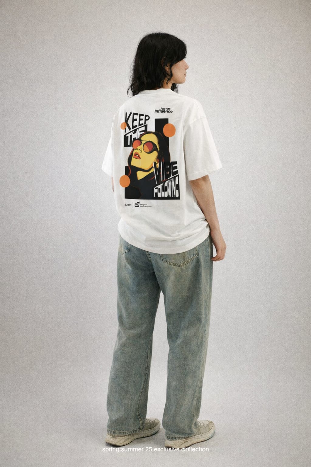 The T-shirt a fresh and modern appeal.